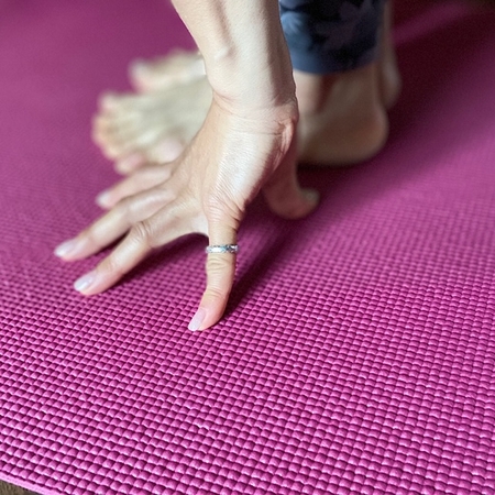 ジムに行けない時こそ差をつけよう！ 自宅簡単ストレッチ！｜ボクシングフィットネスジムNOA イメージ