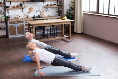 健康のためには筋肉が不可欠！自宅で出来る簡単トレーニング｜ボクシングフィットネスジムNOA イメージ