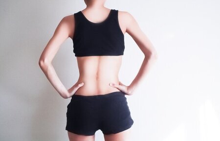 背中痩せのコツ！スッキリ背中を手に入れるためのトレーニング法｜ BOXING FITNESS GYM NOA  イメージ